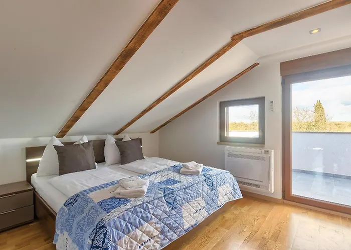 House Kaja By Istra Vacation Holiday home Liznjan