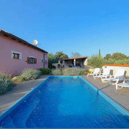 House Kaja Holiday home